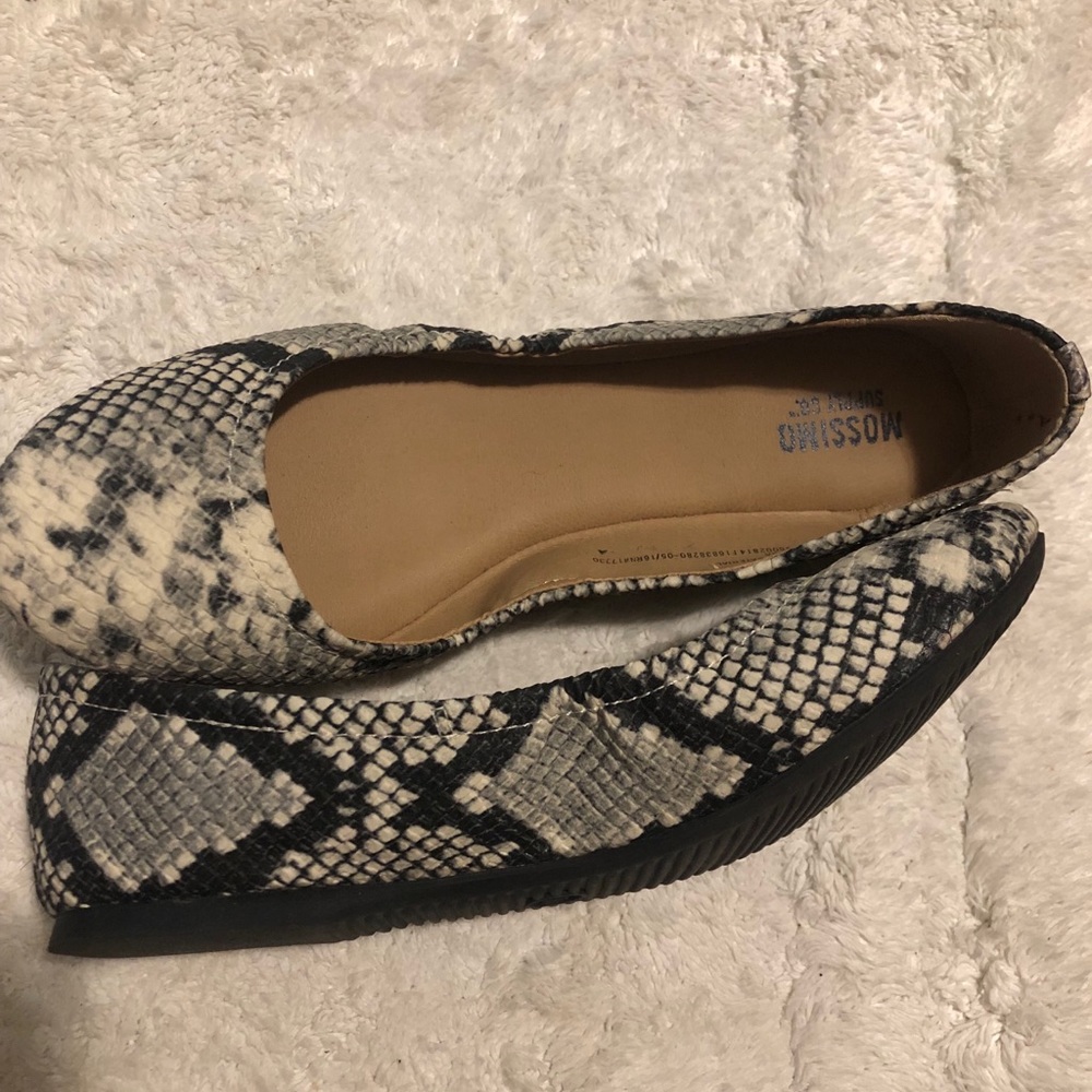 🐍 Snake Skin Mossimo Flats
